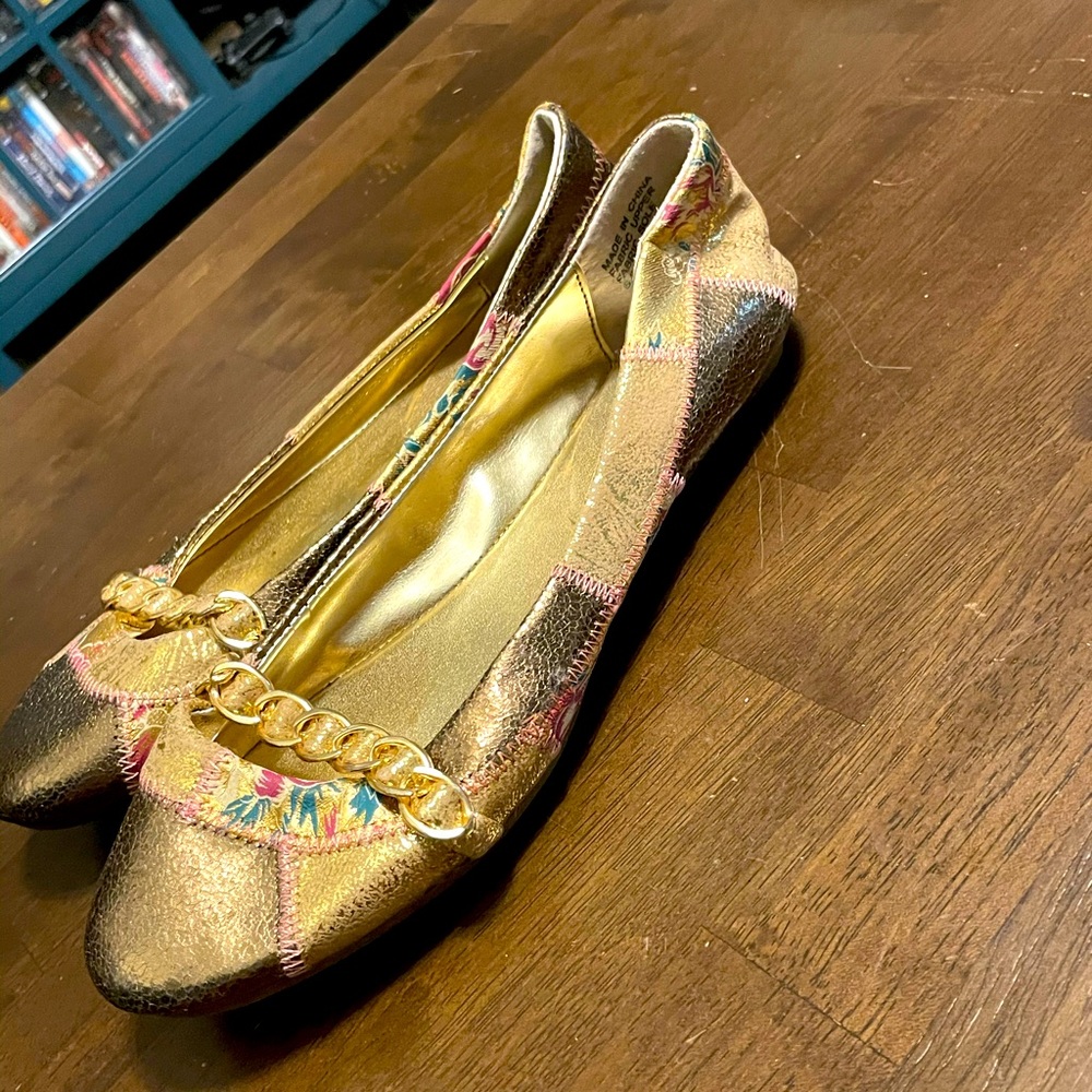 Women’s Gold Accent Flats